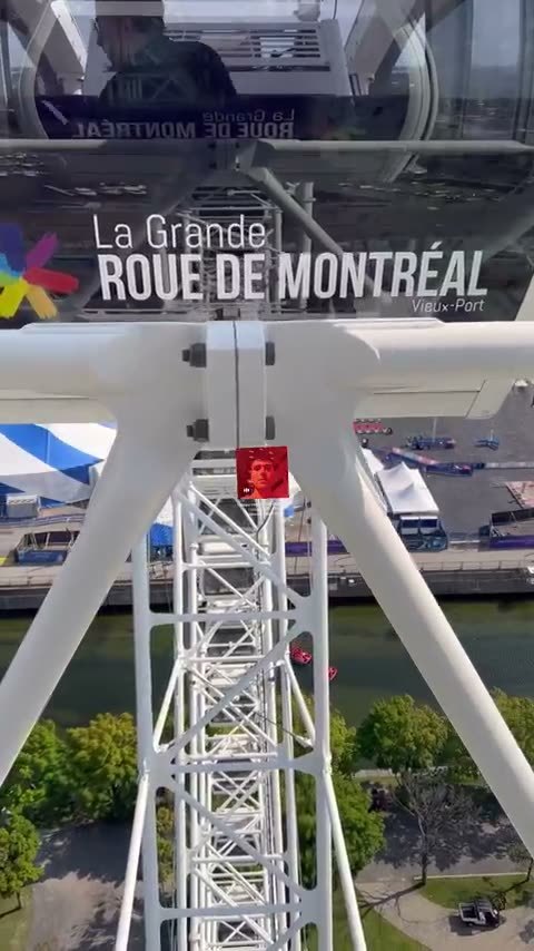 La Grande Roue gondola and brand frame from the local archive