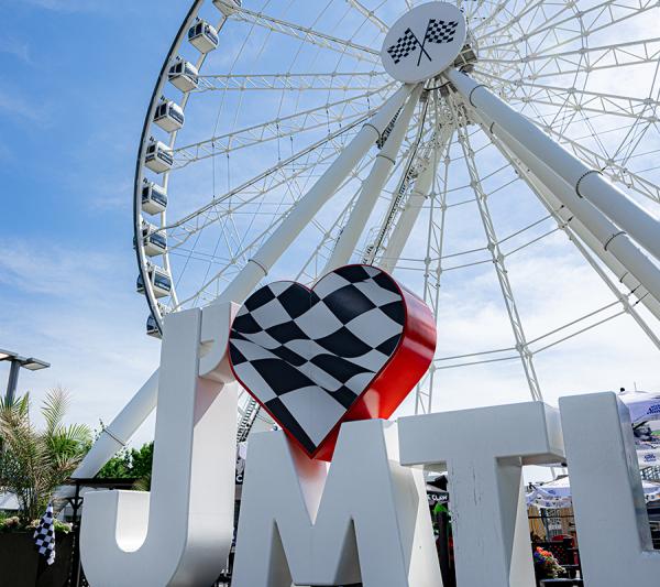 La Grande Roue de Montréal dressed for a Formula 1 partnership activation